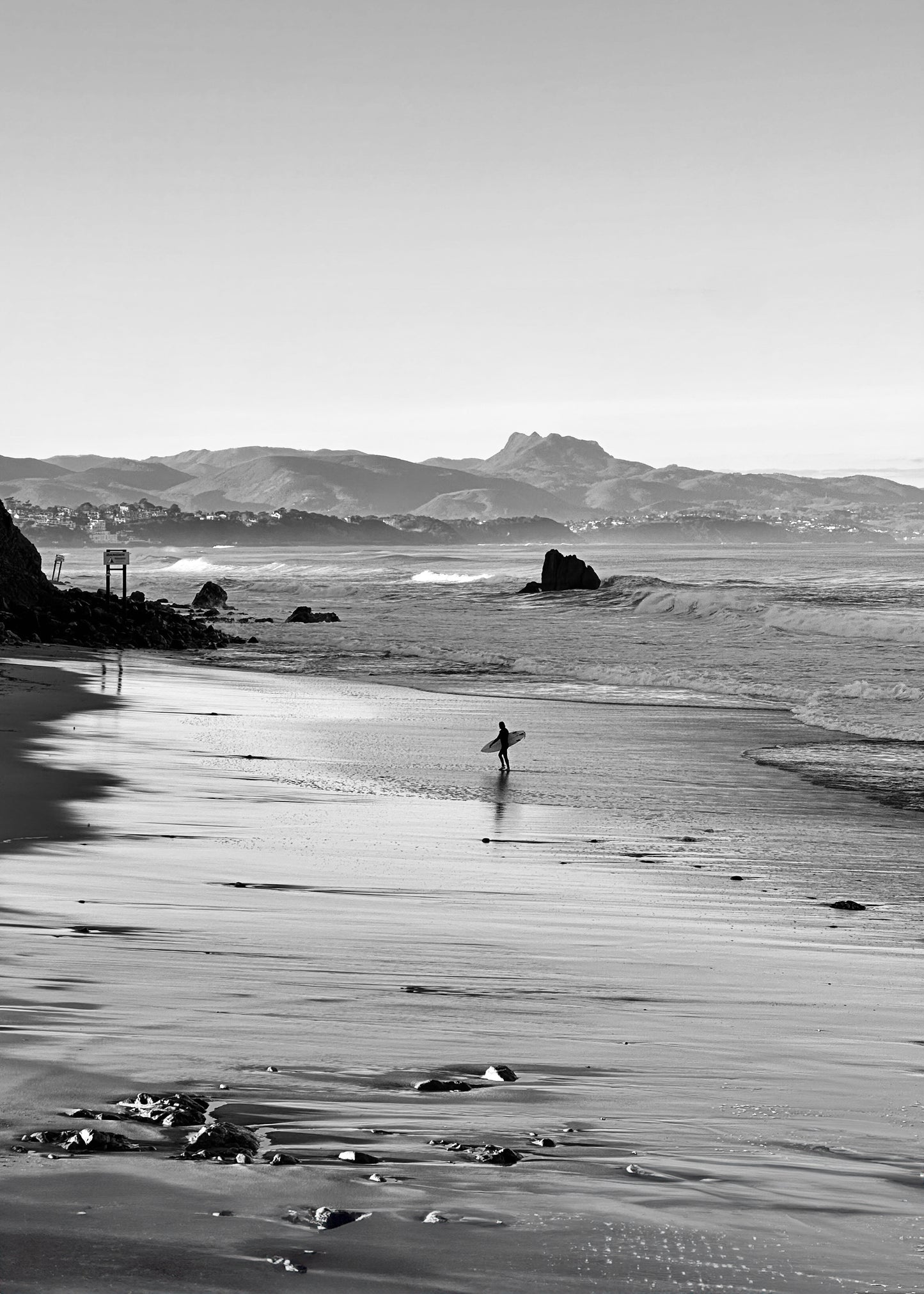 Main image Un surfeur à Biarritz